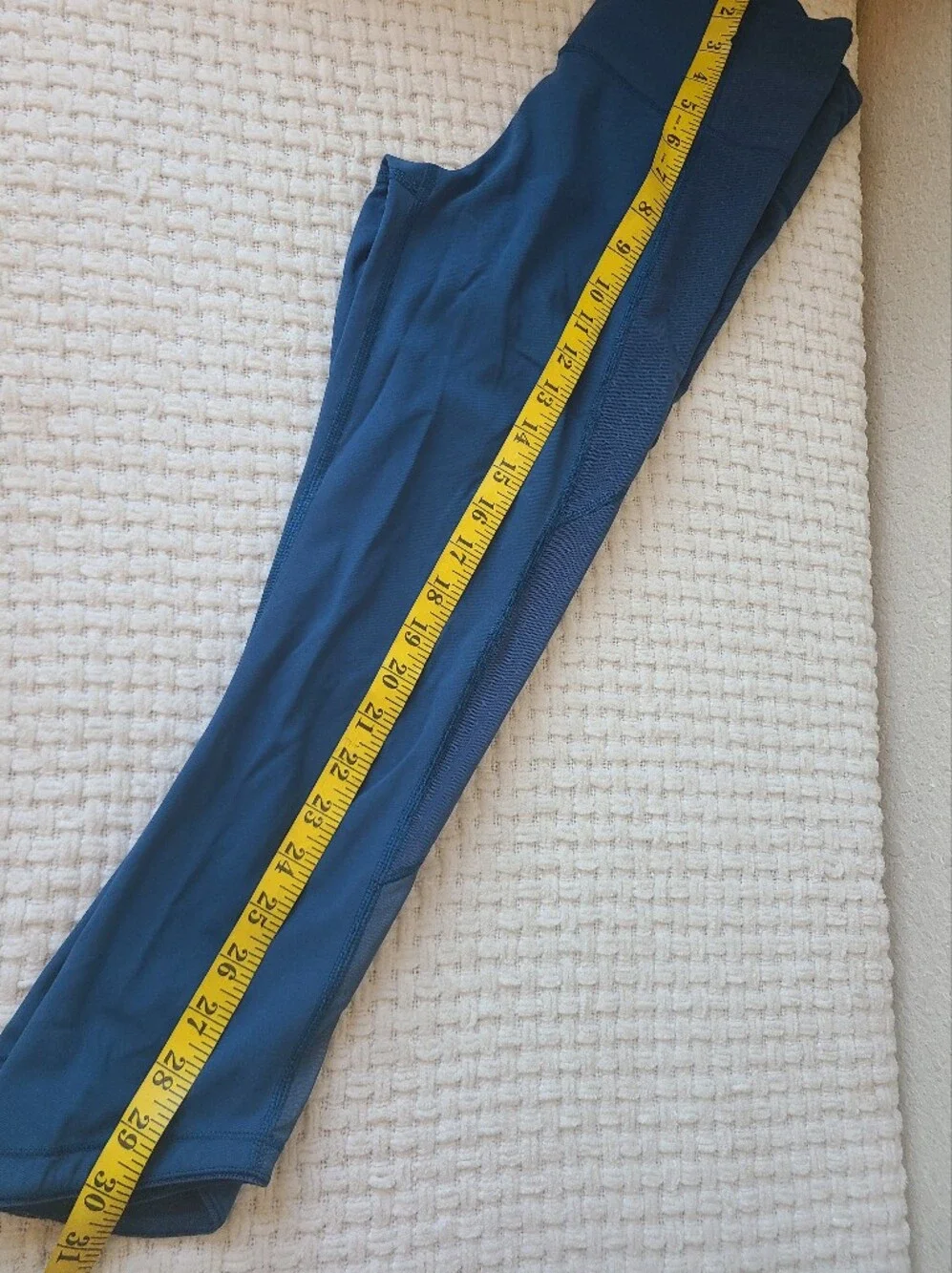Lululemon Athletica Body Con Crop Teal Leggins Size 6